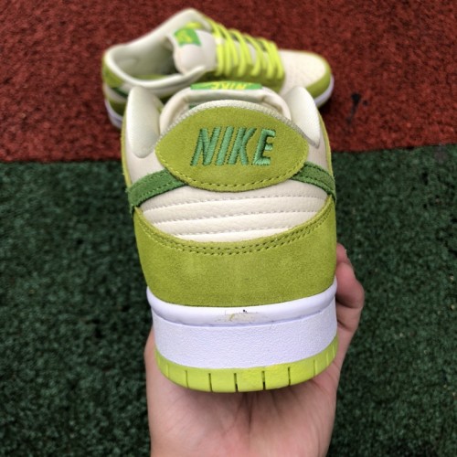 Nike SB Dunk Low Green Apple