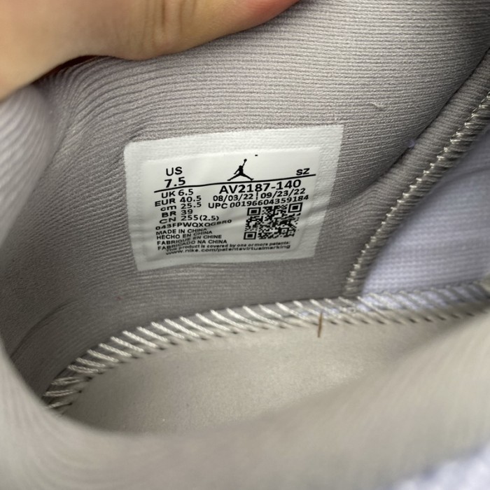 Air Jordan 11 Low “Cement Grey”