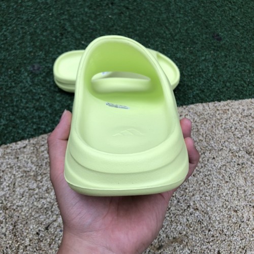 Yeezy Slide Glow Green (2022) HQ6447
