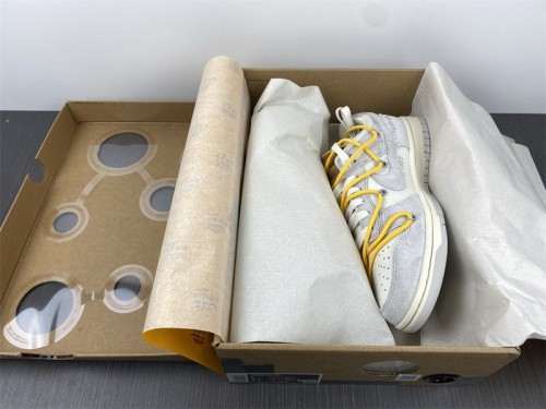 Off-White™ x Nike SB Dunk Low The 39
