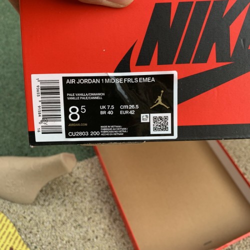 Authentic Jordan 1 Mid Shoes058