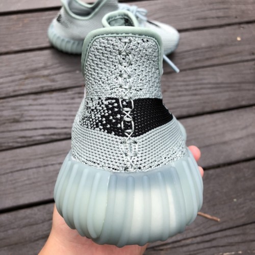 Yeezy Boost 350 V2 Shoes