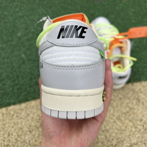 Off-White™ x Nike SB Dunk Low The 43