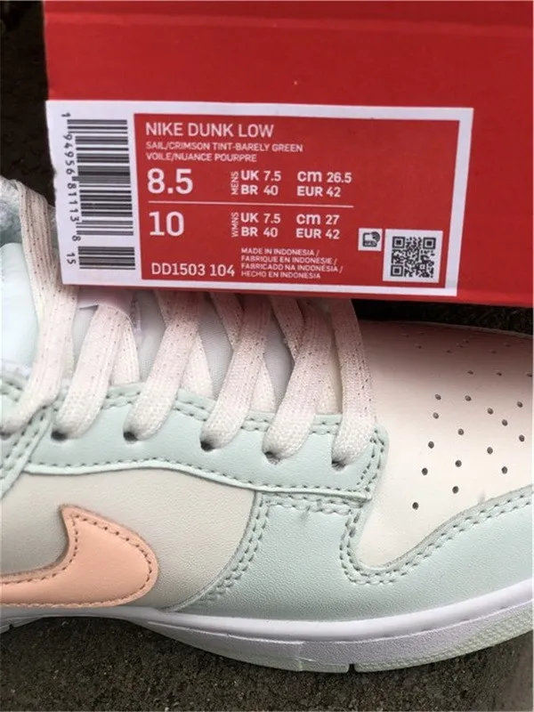 Nike Dunk Low Barely Green