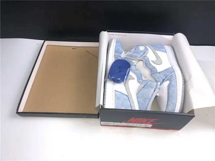 Air Jordan 1 High “Hyper Royal”GS