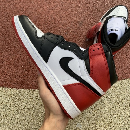 Air Jordan 1 OG High “Black Toe”