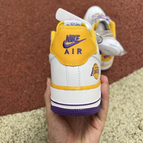 NIke Air Force 1 '07