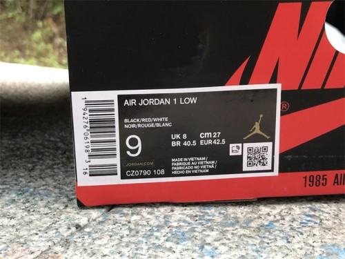 OFF-WHITE x Air Jordan 1 Low
