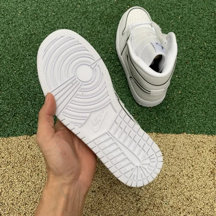 Authentic Jordan 1 Mid Shoes060