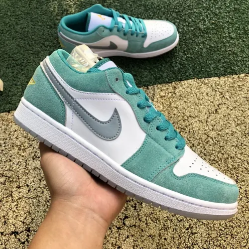 Jordan 1 Low SE New Emerald