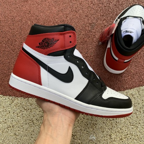 Air Jordan 1 OG High “Black Toe”