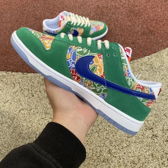Nike Dunk Low Foam Finger