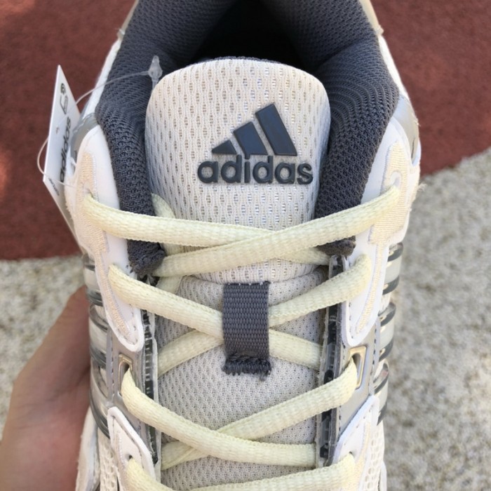 Adidas Response CL Bad Bunny