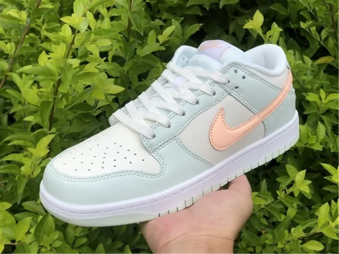 Nike Dunk Low Barely Green