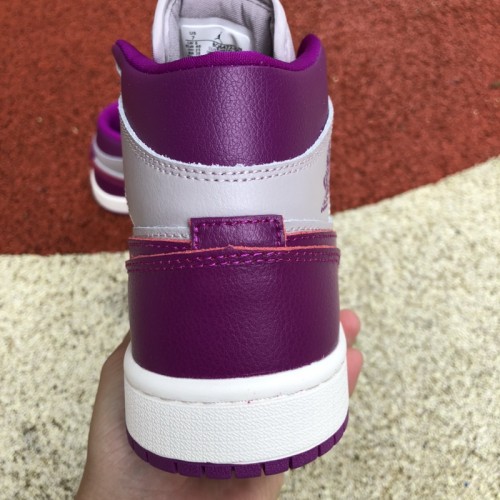 Jordan 1 Mid Magenta