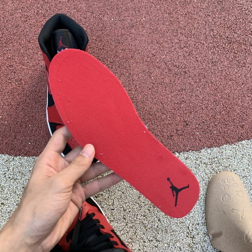 Authentic Jordan 1 Mid Shoes059