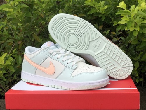 Nike Dunk Low Barely Green