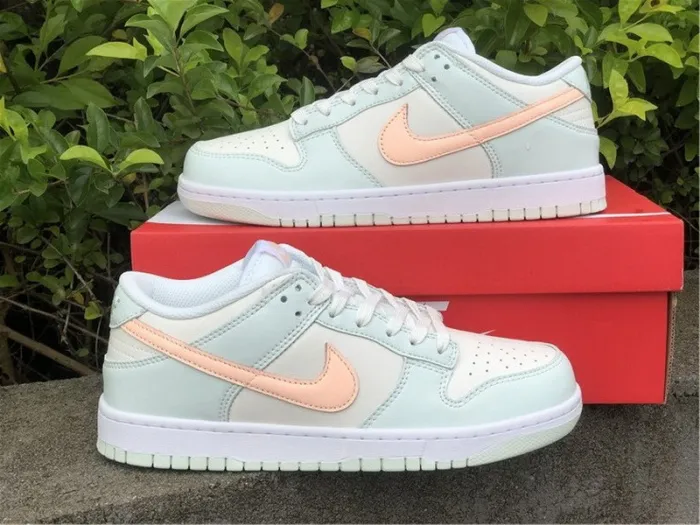 Nike Dunk Low Barely Green