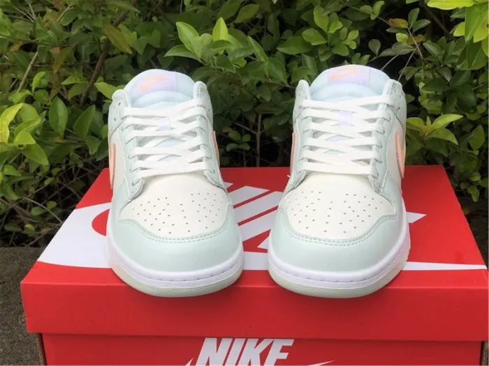 Nike Dunk Low Barely Green