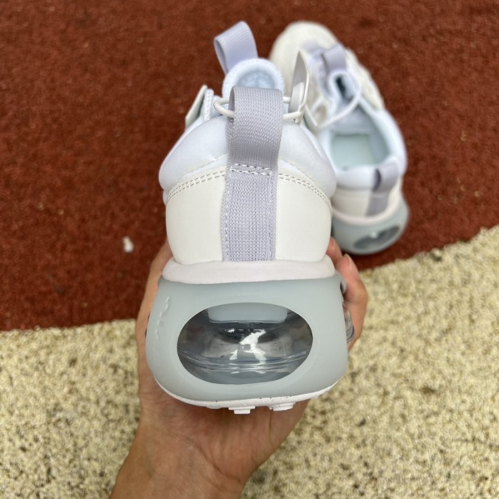 NIKE AIR MAX 2021