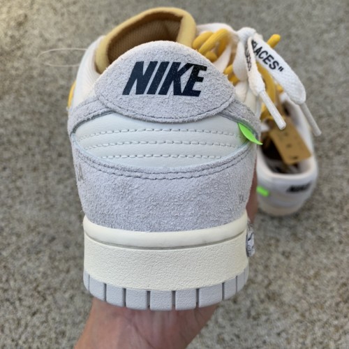 Off-White™ x Nike SB Dunk Low The 39