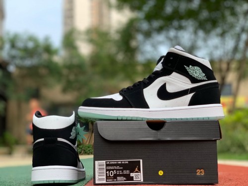Authentic Jordan 1 Mid Shoes086