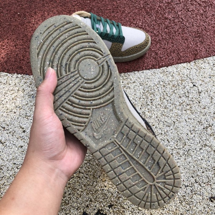 Nike Dunk Low Safari Golden Moss