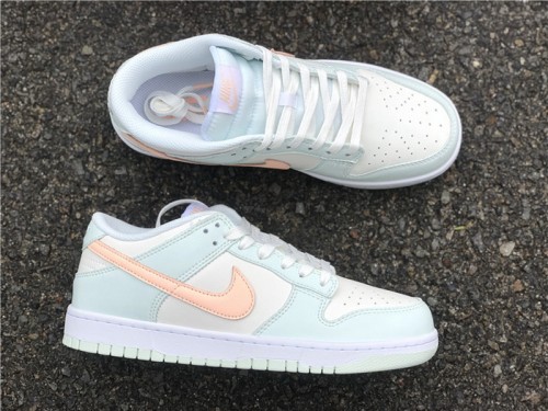 Nike Dunk Low Barely Green