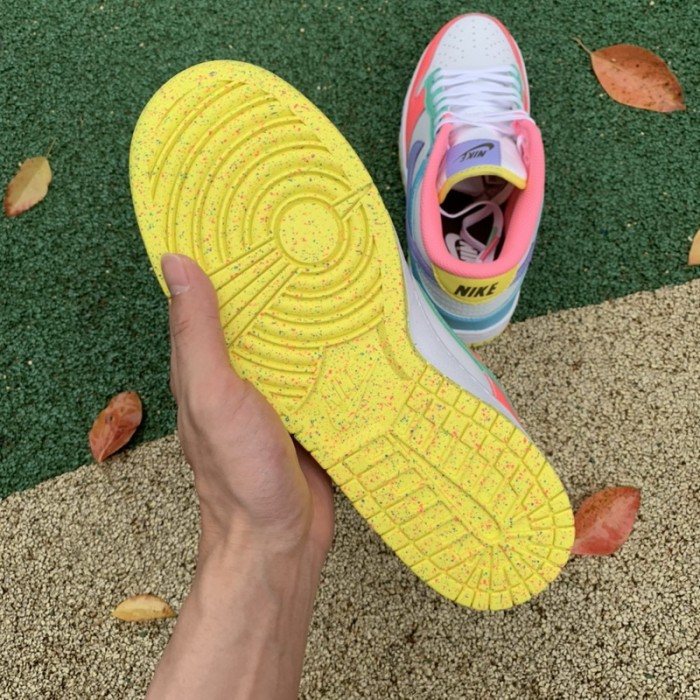 Nike Dunk Low SE Easter