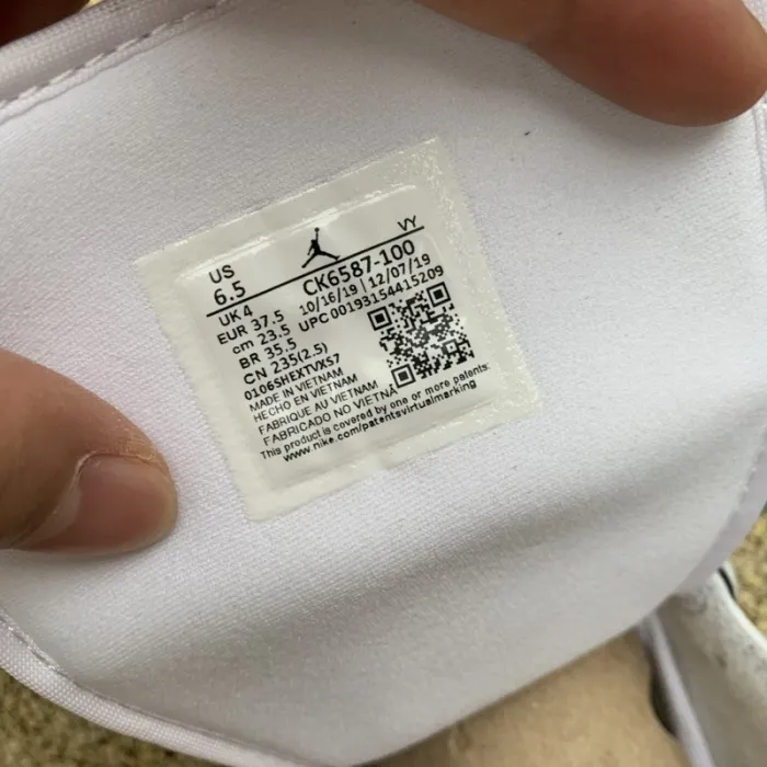 Authentic Jordan 1 Mid Shoes060
