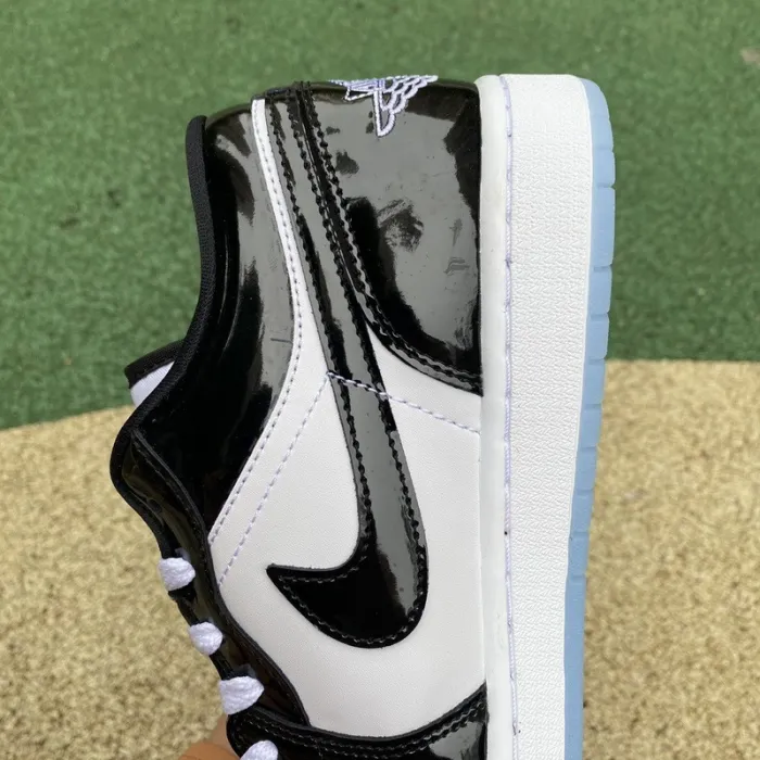 Jordan 1 Low SE Concord