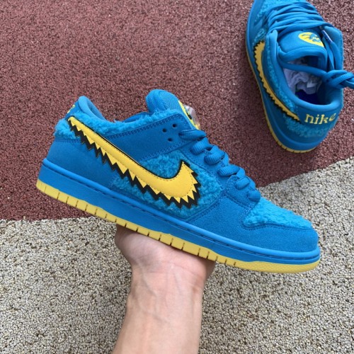 Grateful Dead x Nike SB Dunk Low “Blue Bear” GS