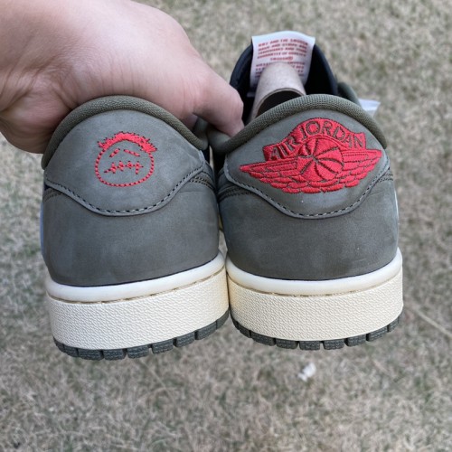 Tracis Scott x Air Jordan 1 Low Golf