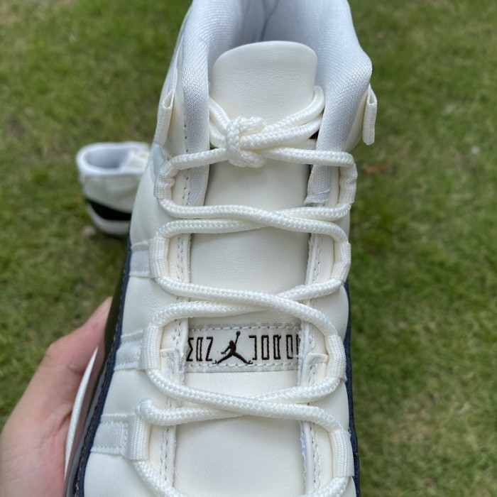 Air Jordan 11 Neapolitan GS