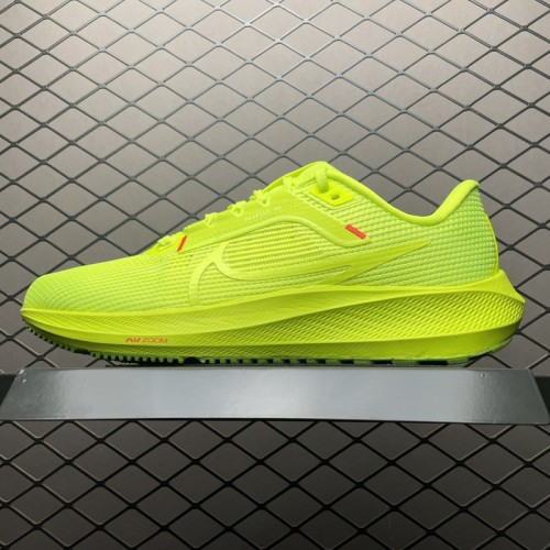 Nike Pegasus 40 Grinch