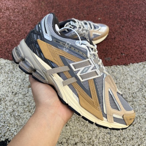 New Balance 1906R Shoes