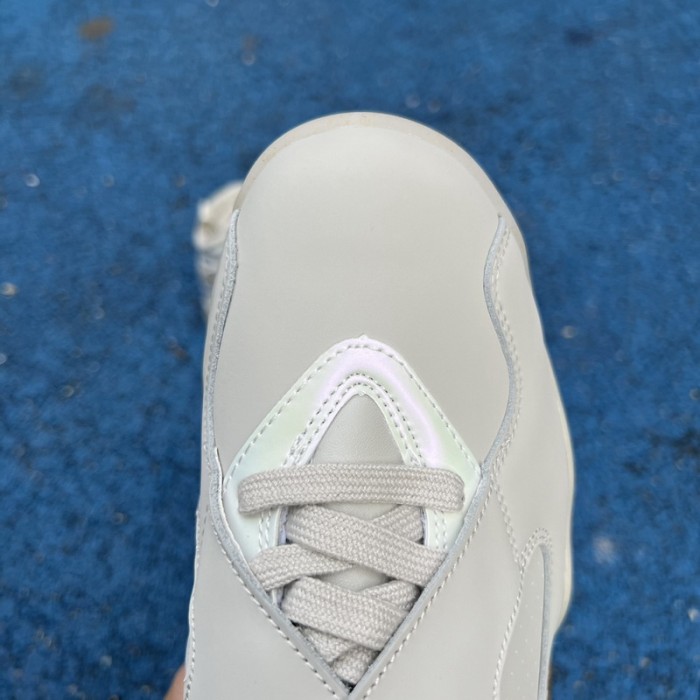 Jordan 8 Retro Champagne
