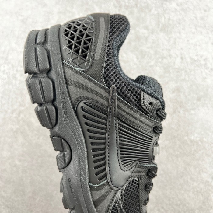 Nike Zoom Vomero 5 Triple Black