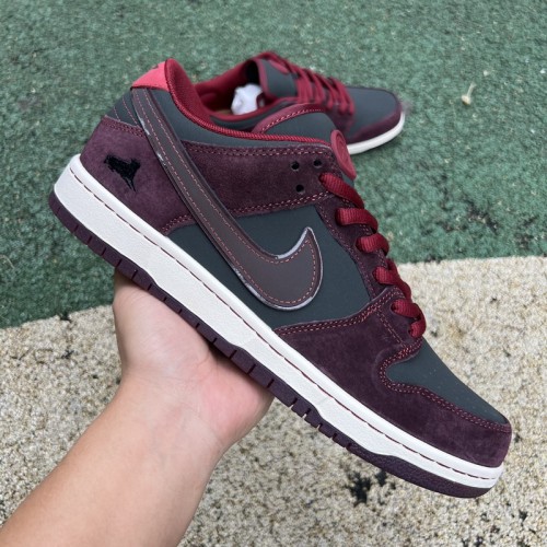 Riot Skateshop x Nike SB Dunk Low