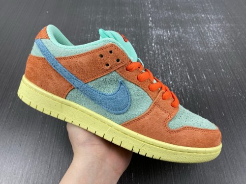 Nike SB Dunk Low Noise Aqua