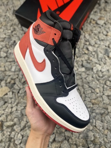 Jordan 1 Retro High Shoes