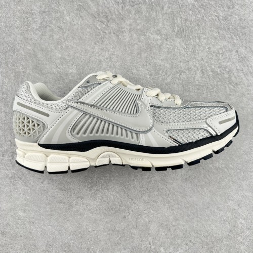 Nike Zoom Vomero 5 Photon Dust Metallic Silver