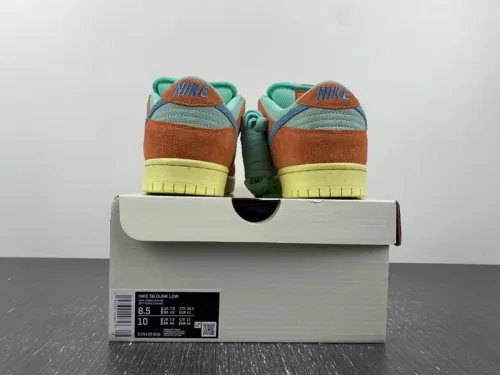 Nike SB Dunk Low Noise Aqua