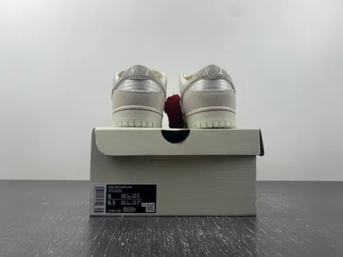 Nike SB Dunk Low City of Love
