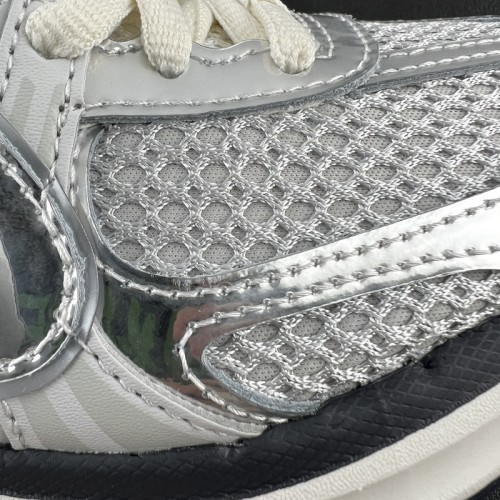 Nike Zoom Vomero 5 Photon Dust Metallic Silver