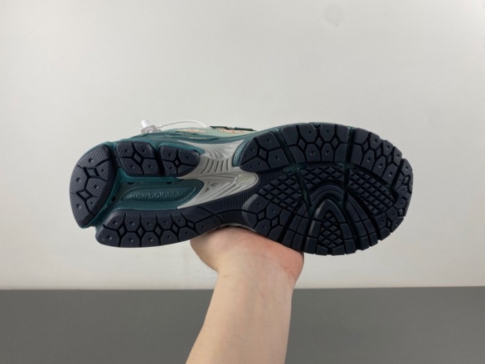 New Balance 1906W New Spruce Light Sparrow
