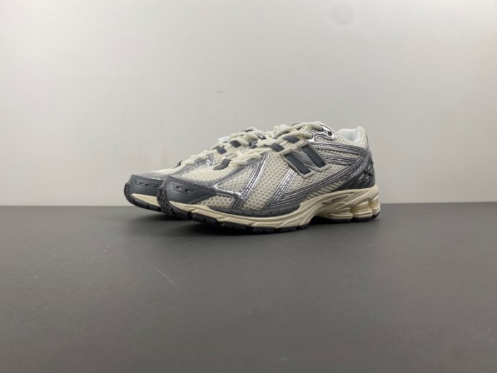 New Balance 1906R Moonrock Silver