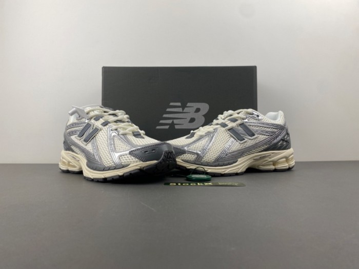New Balance 1906R Moonrock Silver