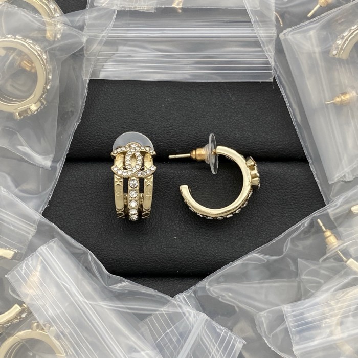 Stud earrings LP131