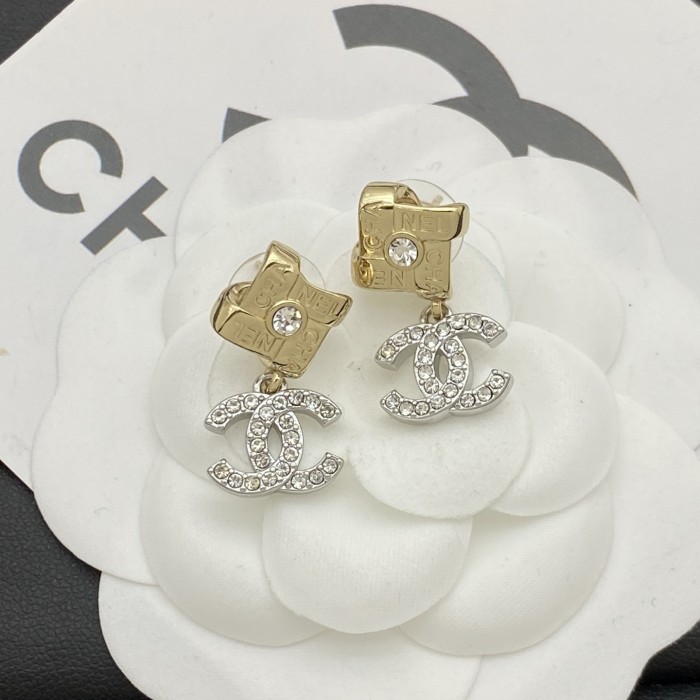 Stud earrings LP130